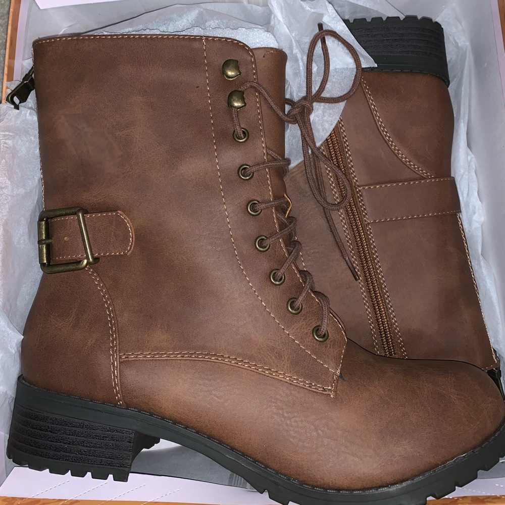 NWT brown combat boots